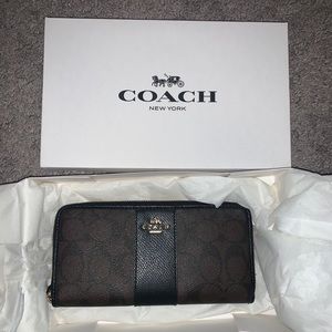 Coach Accordion Zip Wallet Signature Canvas